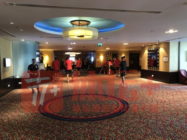 世界杯高清直播-国足酒店内一日两练 核酸“三天一测”确保安全