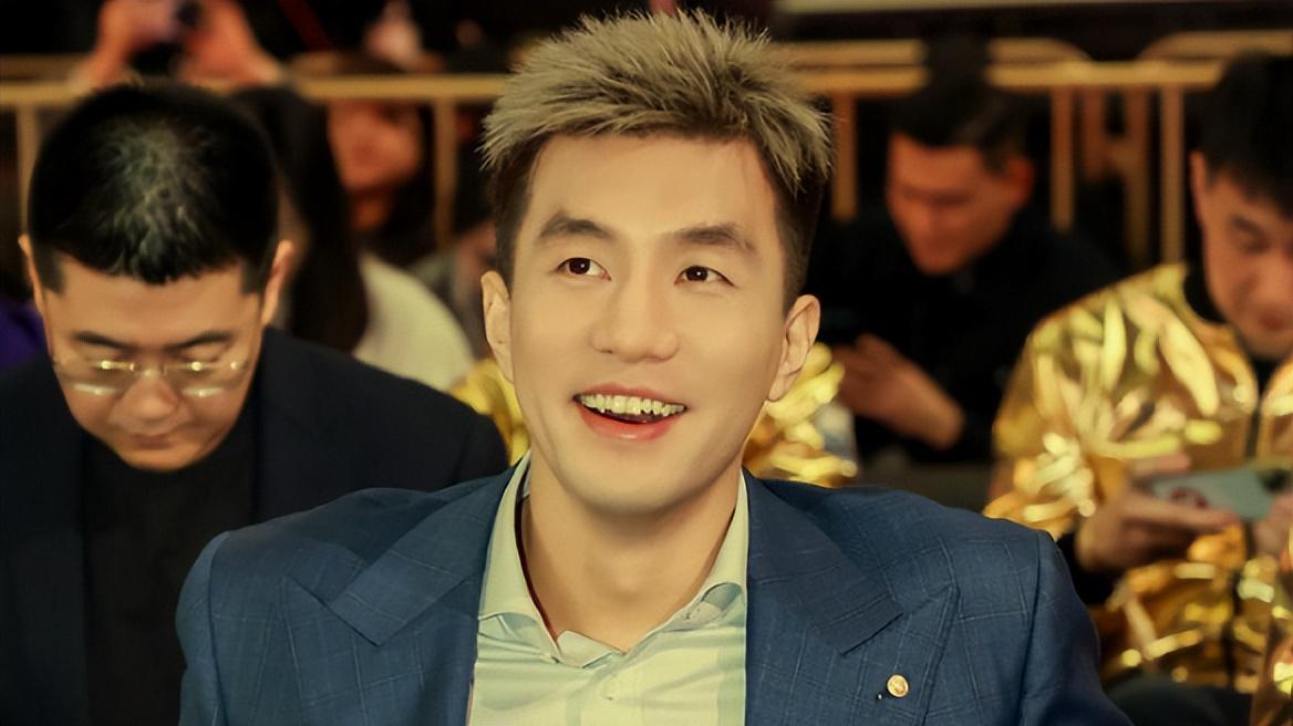 世界杯高清直播-郭艾伦行程满满!虽丢了芝麻,但却捡了个大西瓜,NBA全明星不见不散