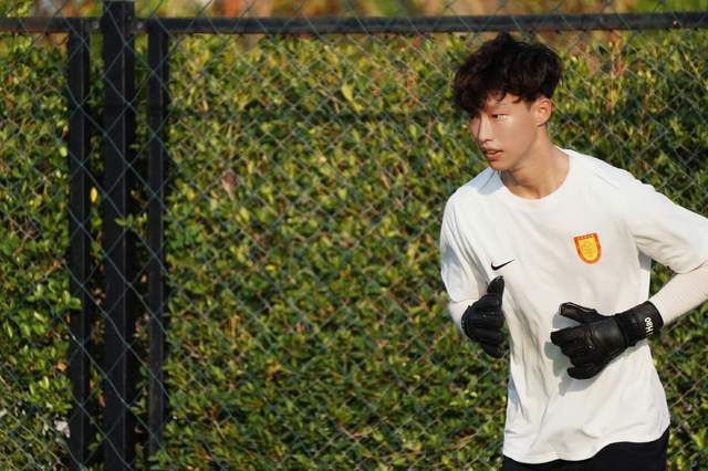 世界杯官方平台app下载-重庆超值引援，姚浩洋转会费700万 迪马塔非射手 给向余望当僚机