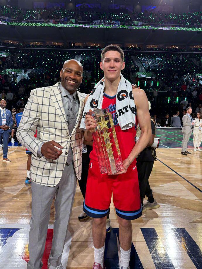 世界杯官网-篮网官宣：8号秀杰明因伤赛季报销 曾连34场命中三分新秀历史第一