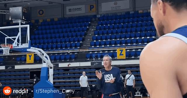 世界杯高清直播-库里伤停27场复出后，连续命中地板反弹三分神操作